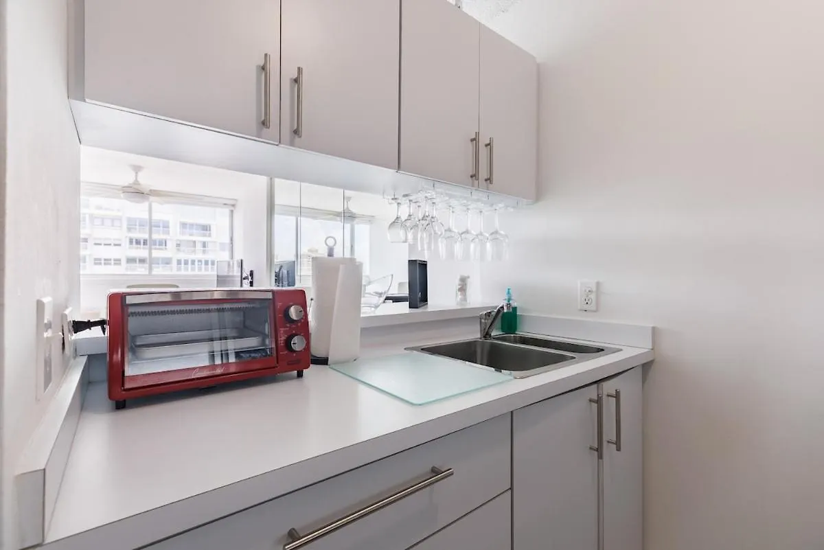 Σπίτι διακοπών Condado Apt- Private Beach, Pool, & Family Ready! Σαν Χουάν