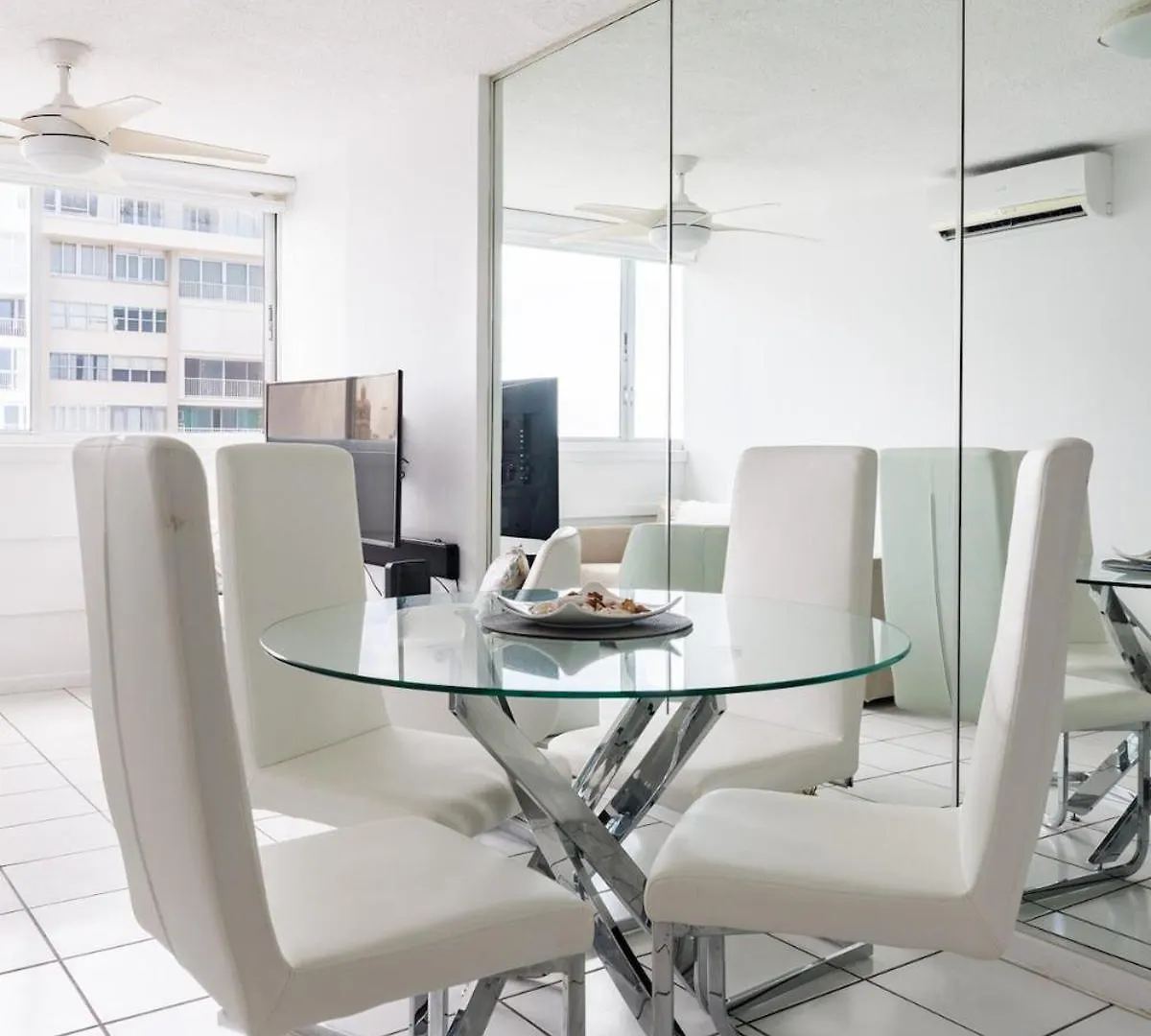 Condado Apt- Private Beach, Pool, & Family Ready! San Juan Holiday home