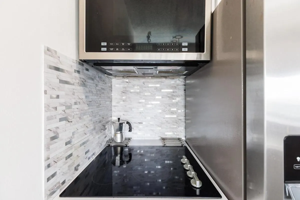 Condado Apt- Private Beach, Pool, & Family Ready! San Juan 0*,