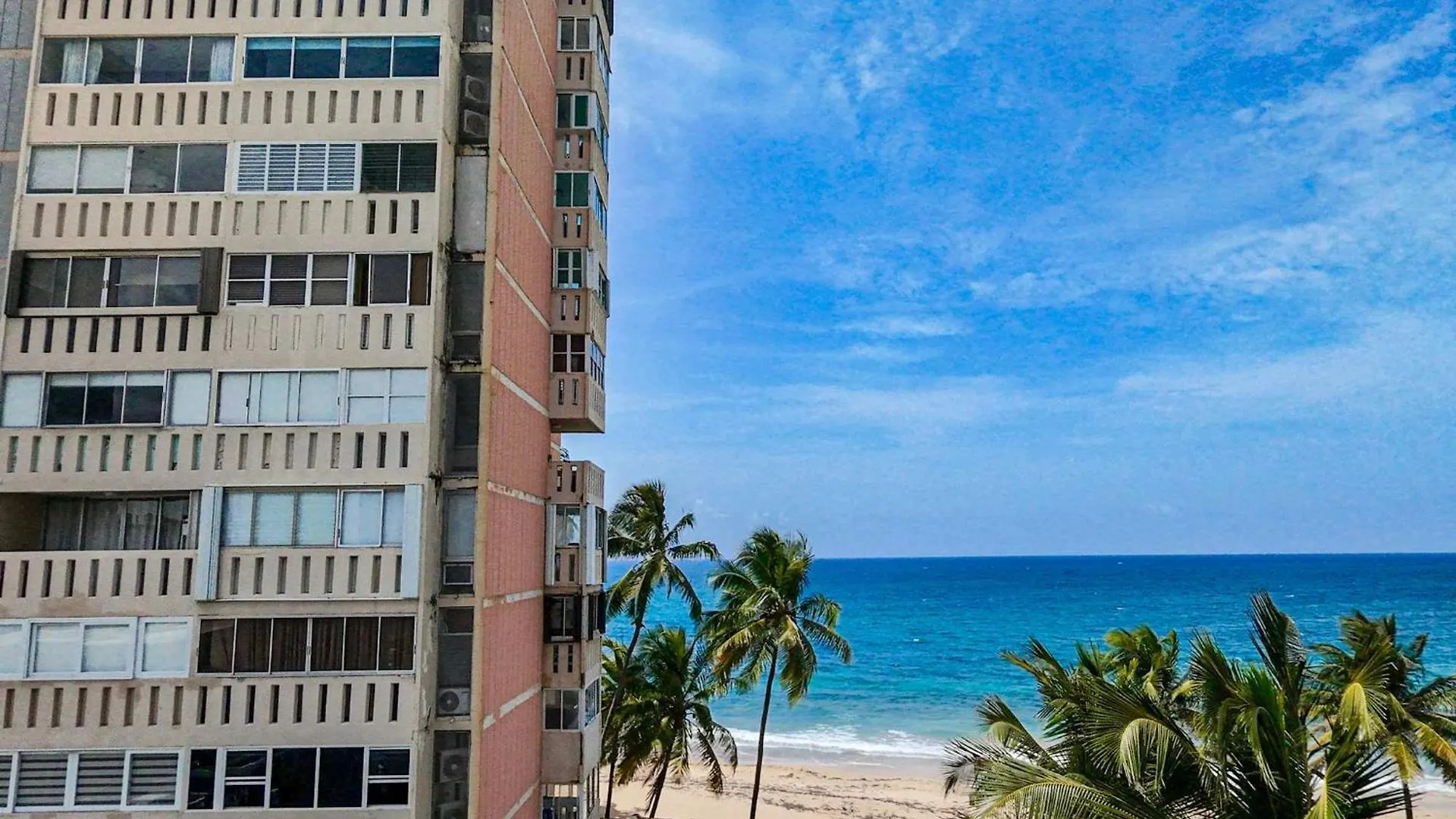 Condado Apt- Private Beach, Pool, & Family Ready! San Juan